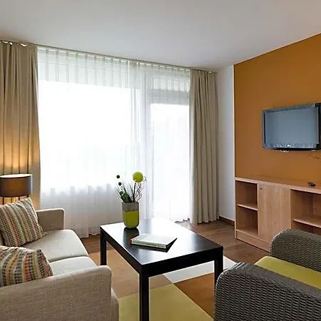 Rhoen Park Aktiv מלון Hausen