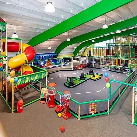 Rhoen Park Aktiv מלון 3*